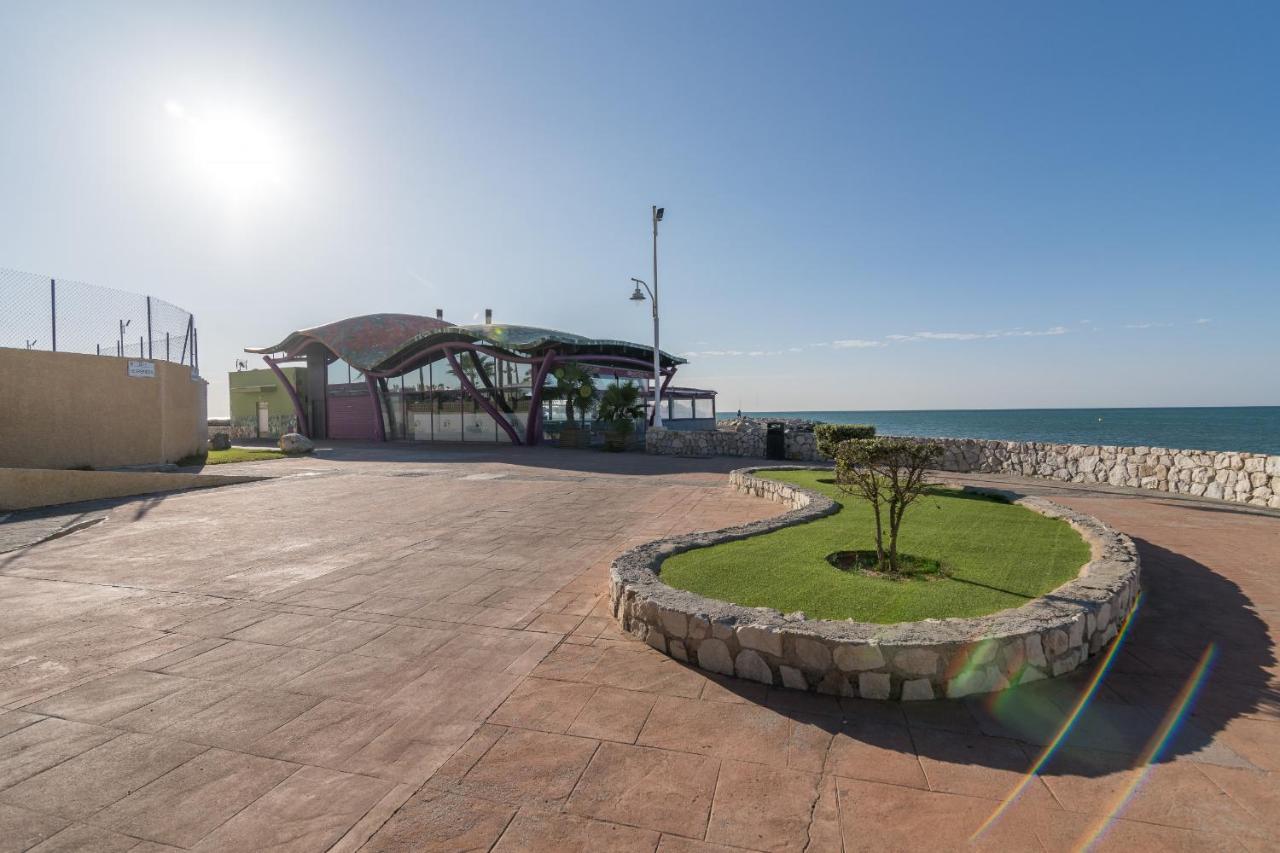Suite Homes Hesperides Garden Beach Málaga Eksteriør billede