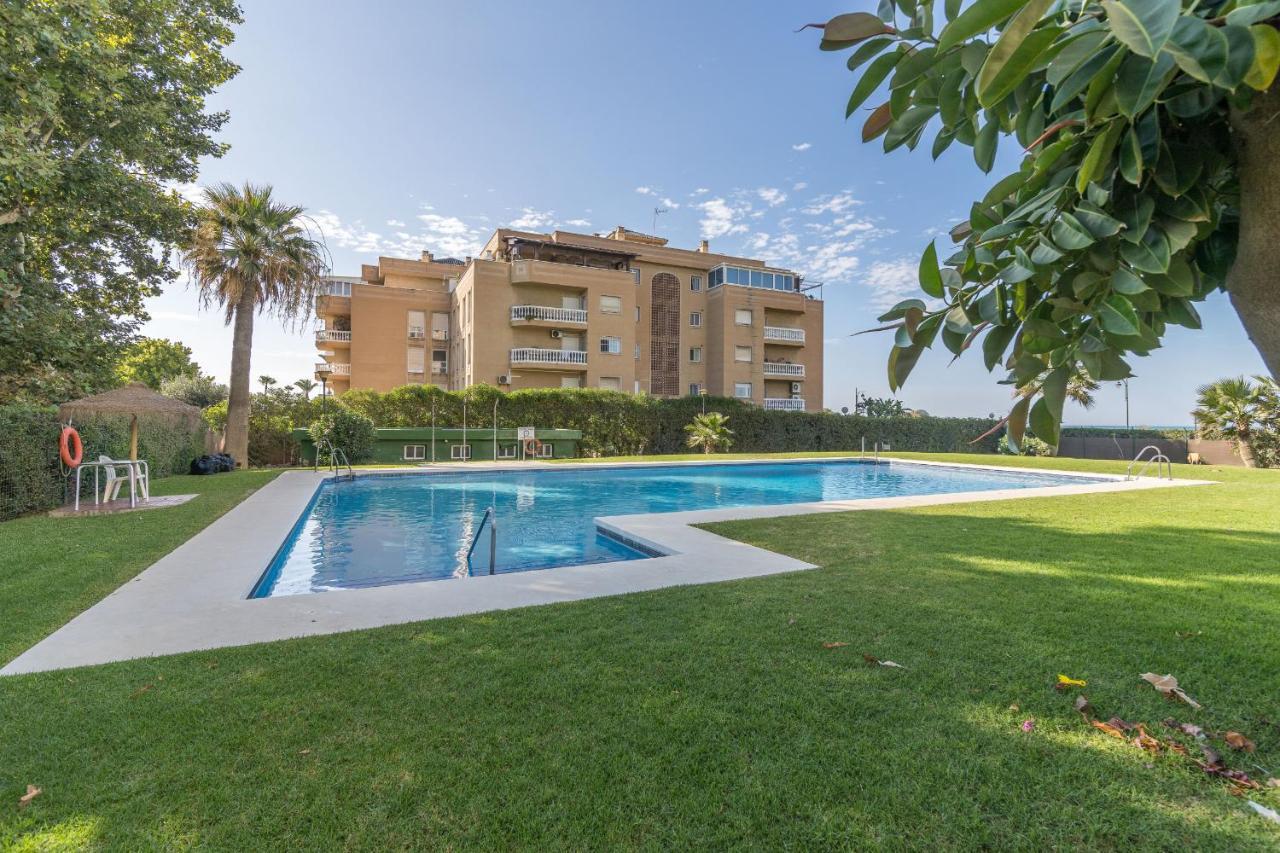Suite Homes Hesperides Garden Beach Málaga Eksteriør billede
