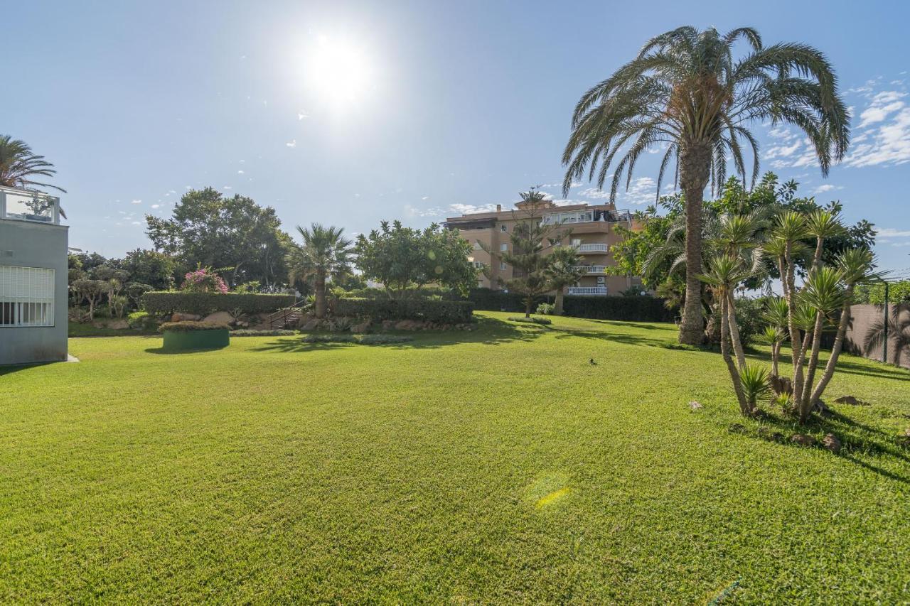 Suite Homes Hesperides Garden Beach Málaga Eksteriør billede