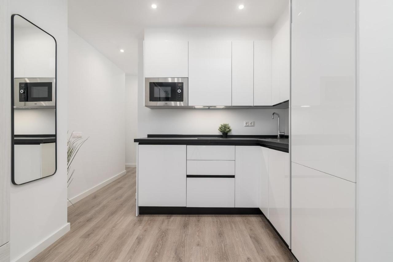 Suite Homes Hesperides Garden Beach Málaga Eksteriør billede