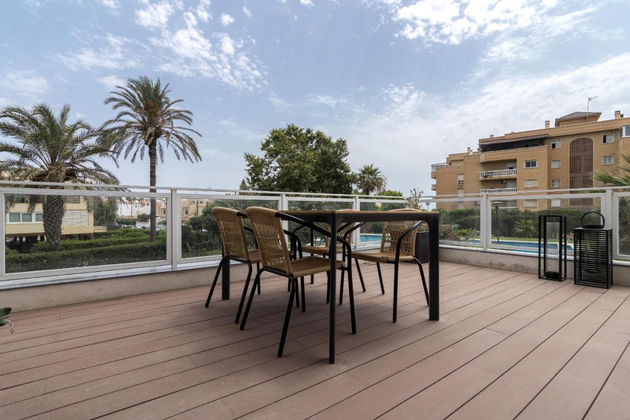 Suite Homes Hesperides Garden Beach Málaga Eksteriør billede