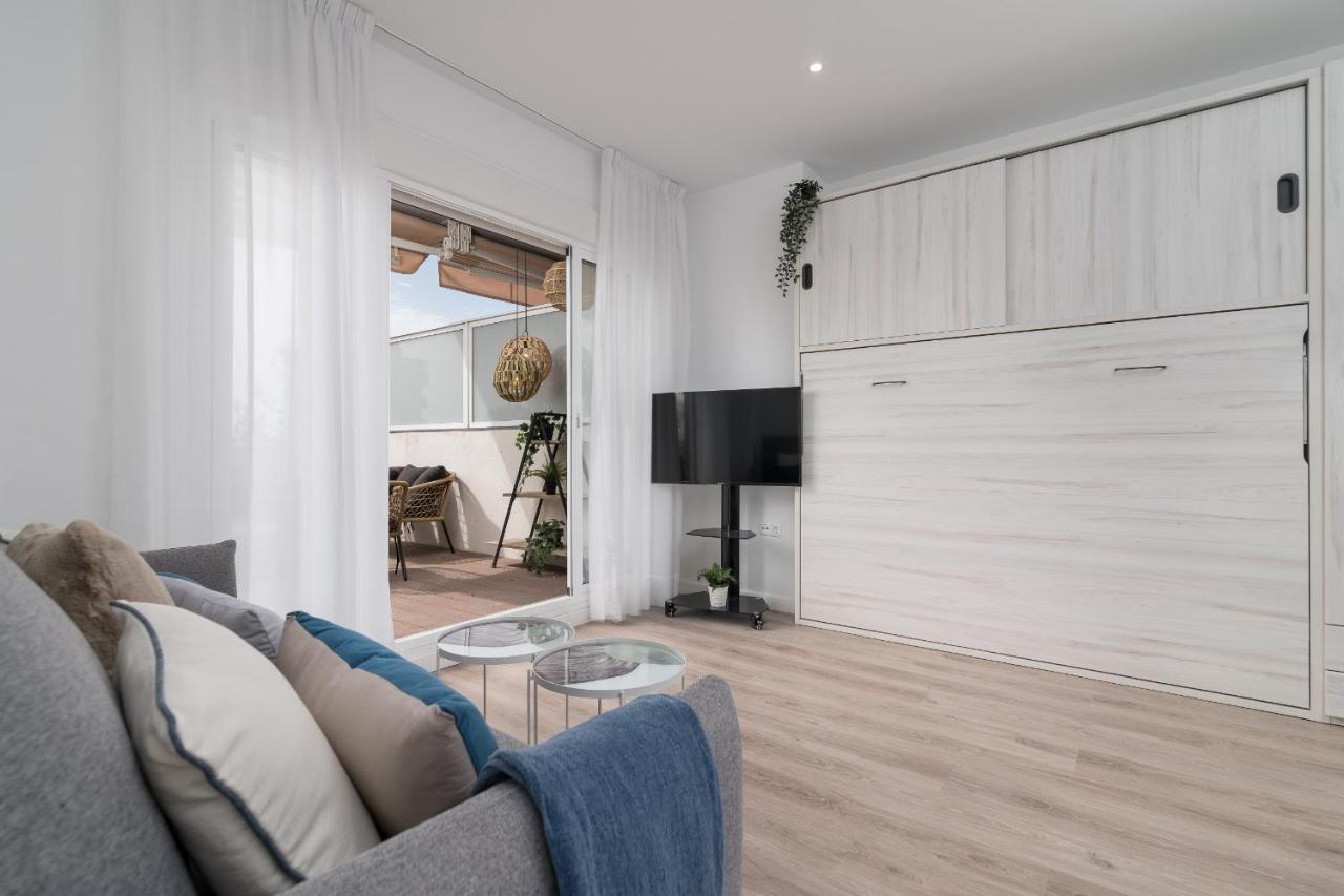 Suite Homes Hesperides Garden Beach Málaga Eksteriør billede