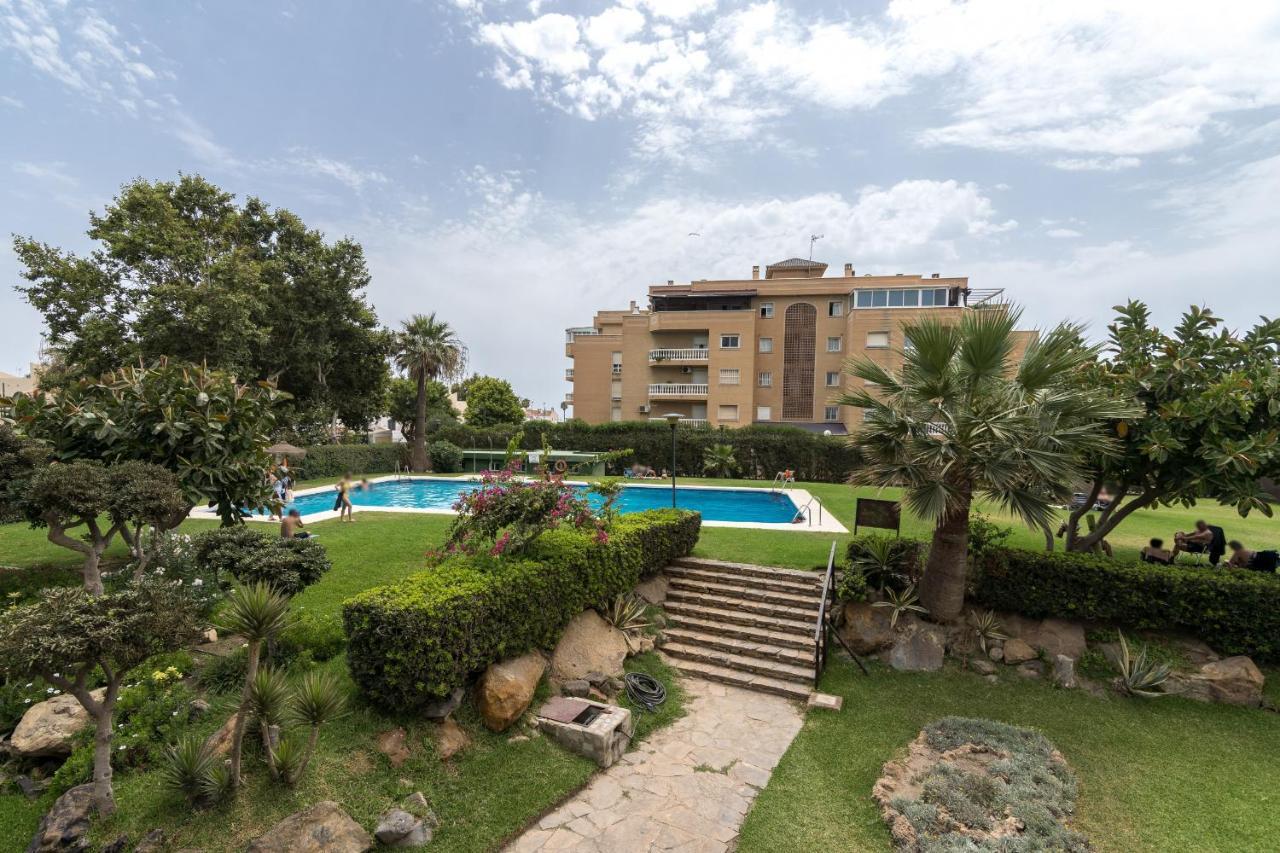 Suite Homes Hesperides Garden Beach Málaga Eksteriør billede